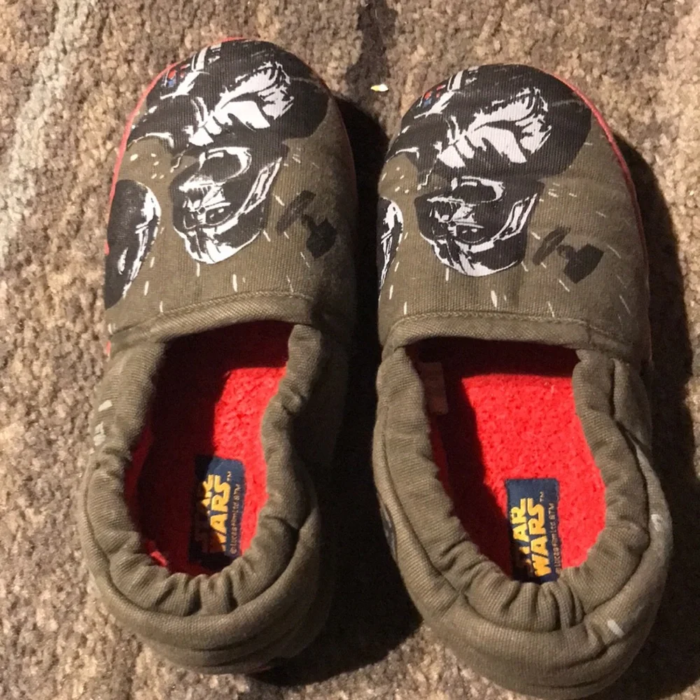 Star Wars Darth Vader Big Boys Gray Fleece Lined Canvas Slippers